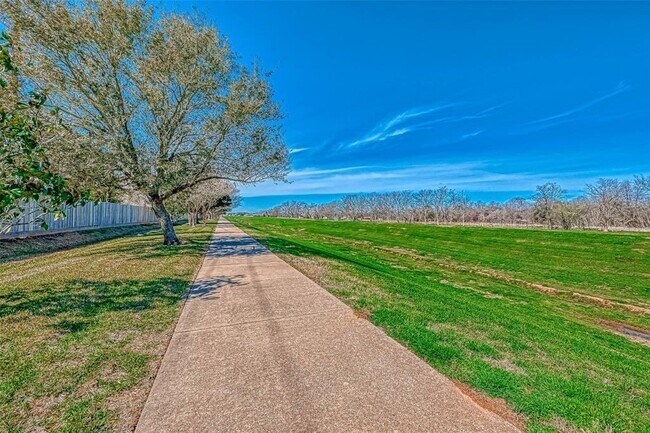 Building Photo - 4903 Knights Branch Dr