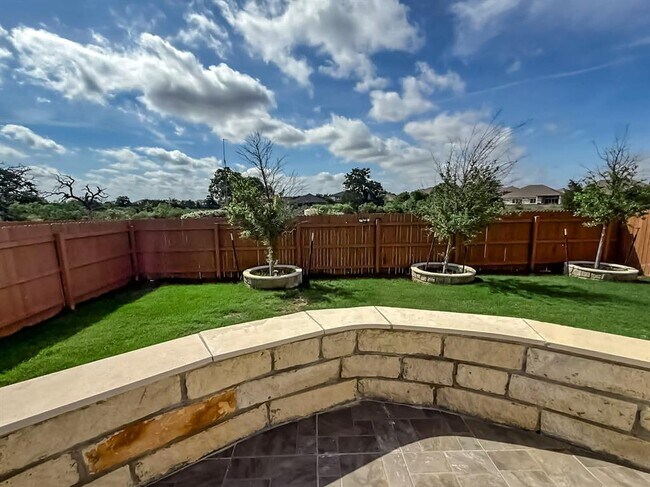Building Photo - 112 Rosebush Dr