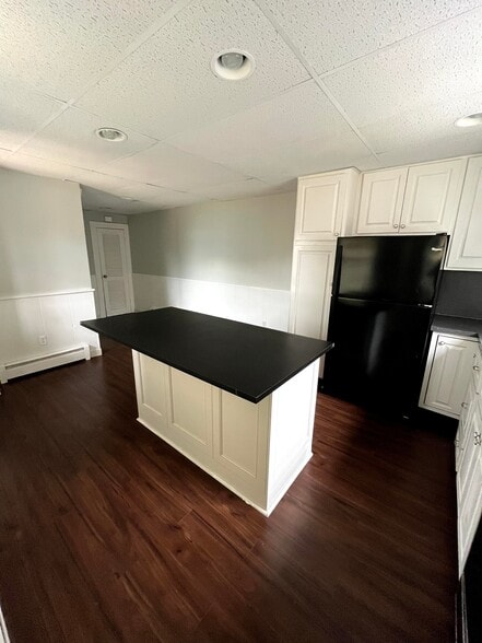 Kitchen - 218 Charter Oak St