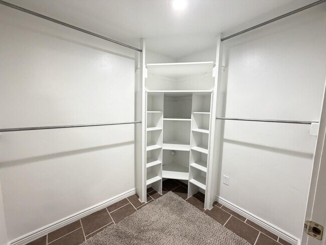 Building Photo - 1101 S 680 W