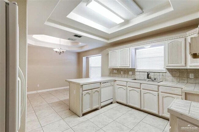 Building Photo - 2816 N 45th St