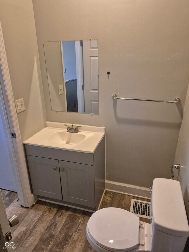 Building Photo - 1540 N Grant Ave