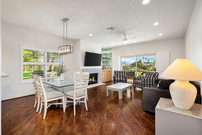 Building Photo - 270 Vista Royale Cir E