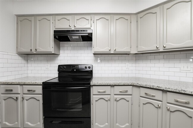 Building Photo - 2703 Heritage Colony Dr