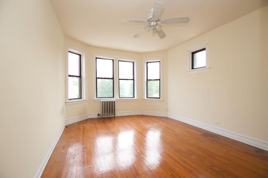 Building Photo - 1530 N Kedzie Ave