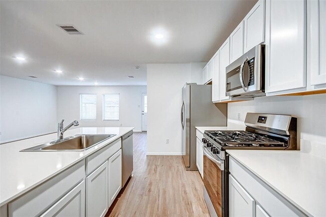 Building Photo - 9603 Fulvetta Briar Ct