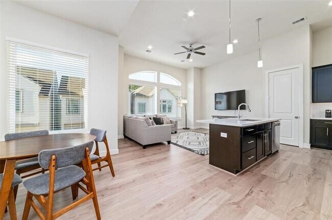 Building Photo - 148 Knightsbridge Park Ln