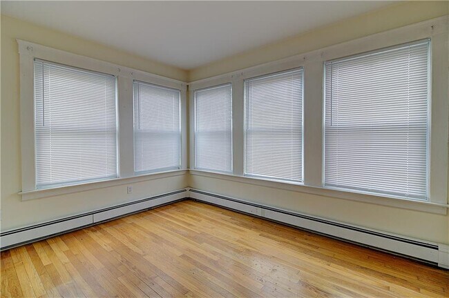 Building Photo - 650 Grove St