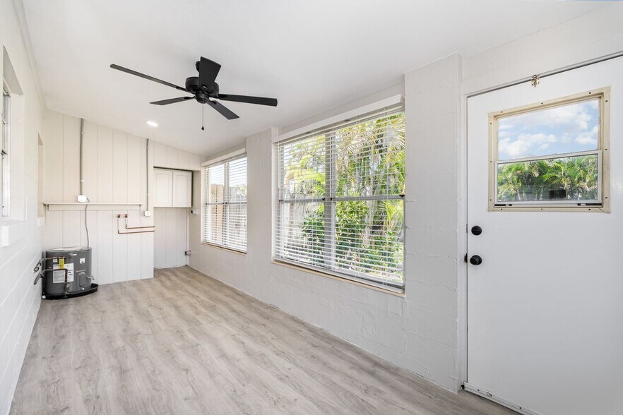 Building Photo - 122 Niemira Ave