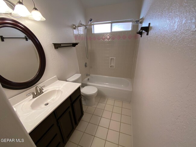 Building Photo - 715 Espada Dr
