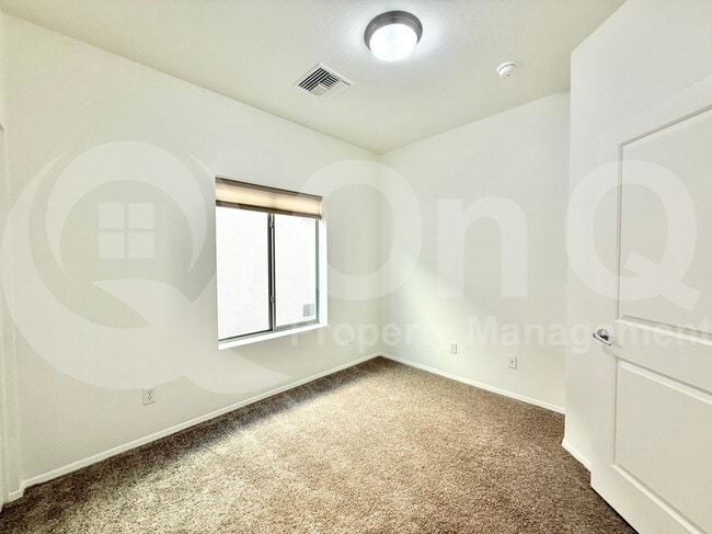 Building Photo - 3113 E Danbury Rd