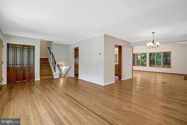 Building Photo - 8236 Governors Ct
