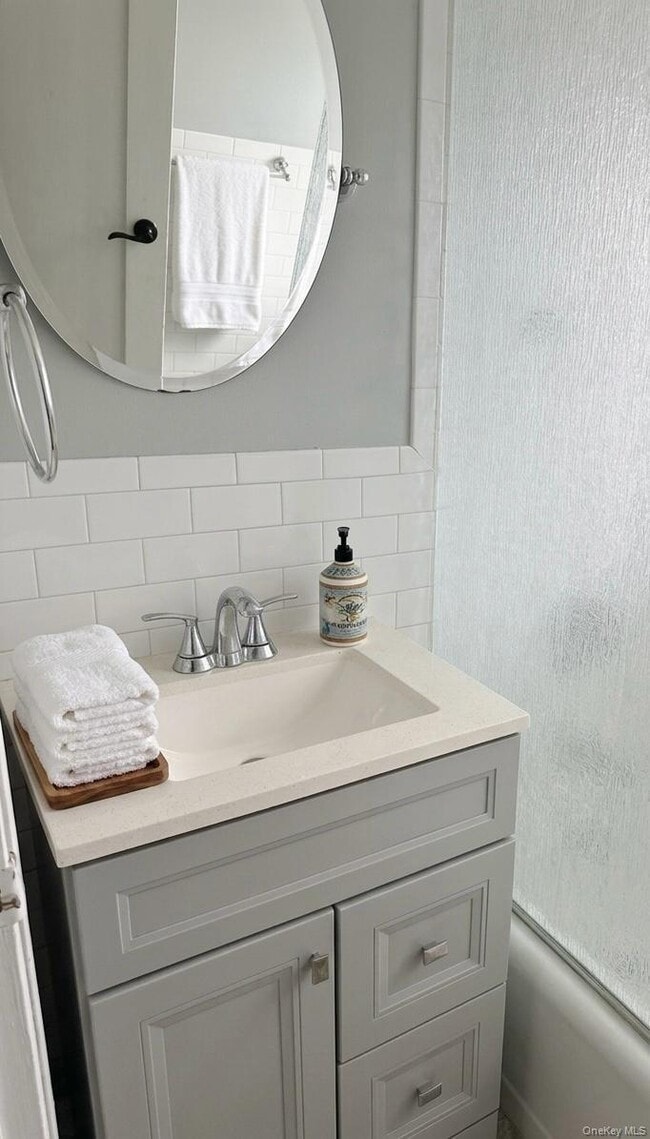 Building Photo - 305 Sixth Ave