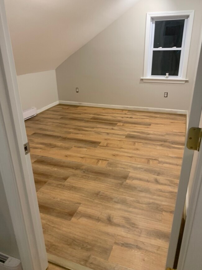 Building Photo - 35 Grove St