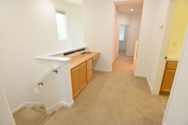 Building Photo - 6391 Sussex Ct