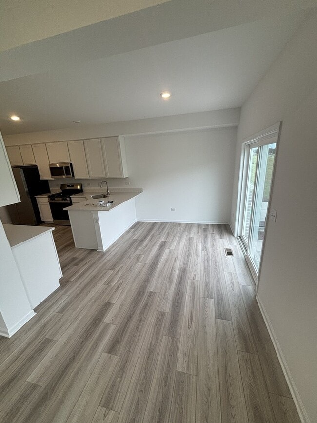 Building Photo - 7707 Nightshade Ln