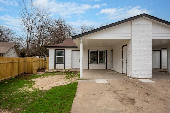 Building Photo - 1317 Mckie Cove