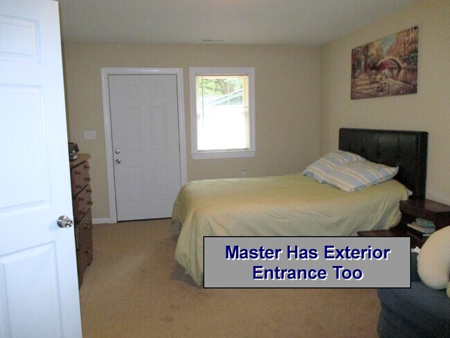 Building Photo - 240 Fresno Dr