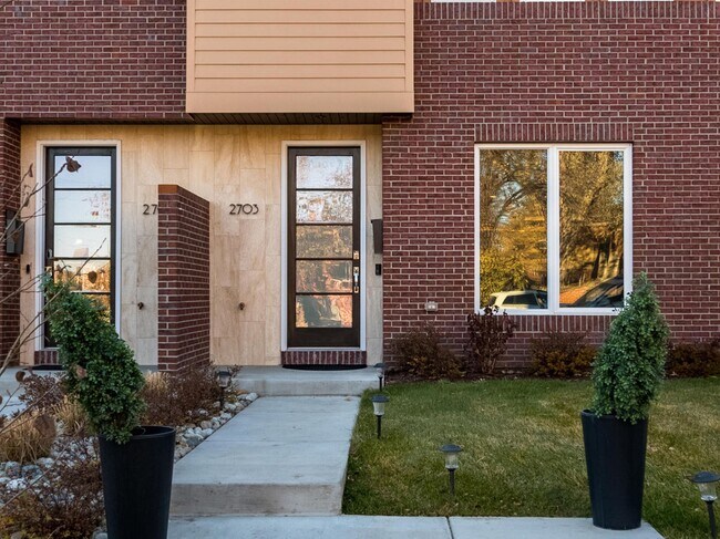Building Photo - 2703 Grove St
