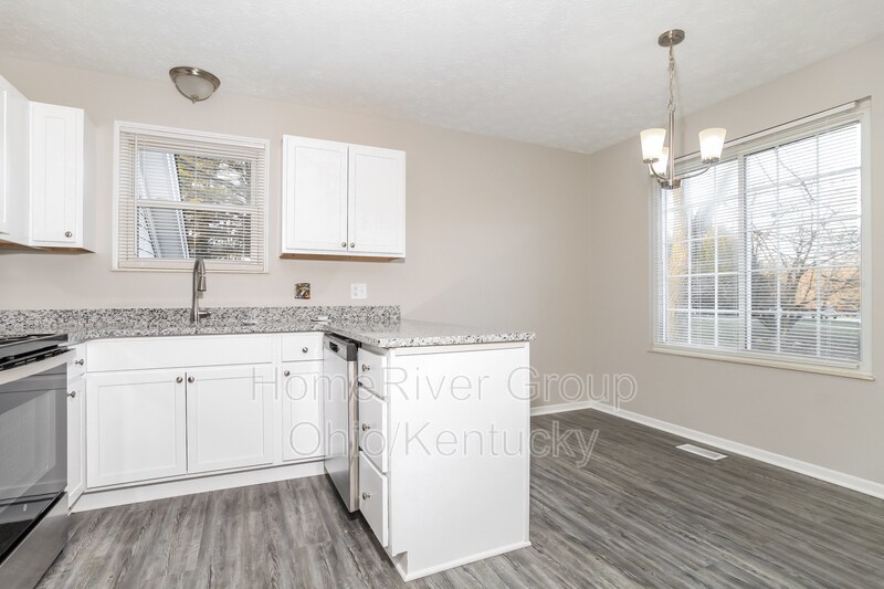 Building Photo - 3881 Magnolia Dr