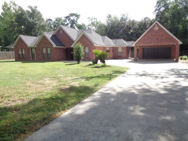 Building Photo - 21722 Tophill Dr