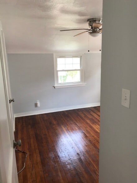 Building Photo - 706 Hestor Dr