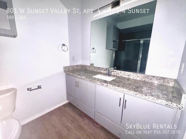 Building Photo - 801 W Sunset Valley St