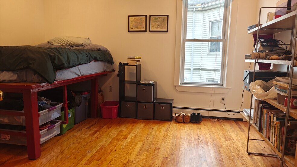 Building Photo - 2 Rogers Ave