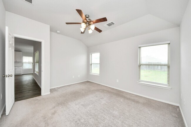 Building Photo - 20715 Southern Wds Blvd