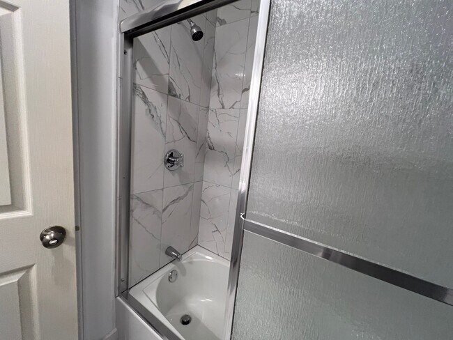 Building Photo - 915 Edgell Rd