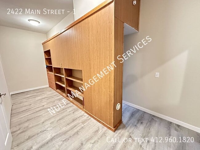 Building Photo - 2422 Main St