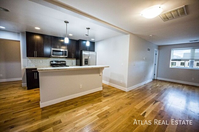 Primary Photo - FREE February! 2nd Floor LoHi 2 Bed 1 Bath...