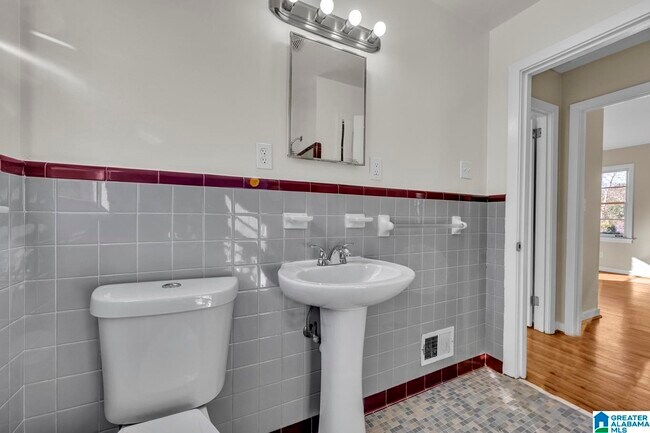 Building Photo - 101 23rd Terrace NW