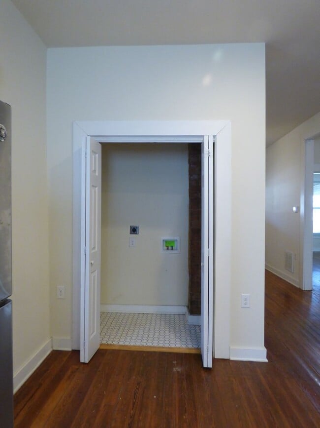 Building Photo - Vintage, Renovated SF House! High Ceilings, HW Floors, Covered Porch, Off-Street Parking!