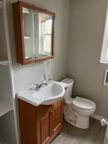 Building Photo - 6681 Ridgeville St