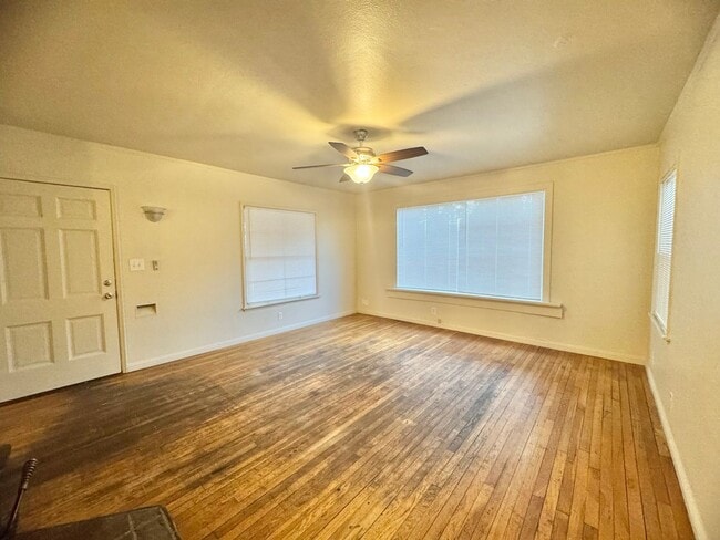 Building Photo - **Reserve for SUMMER 2026** Large house close to CSUC