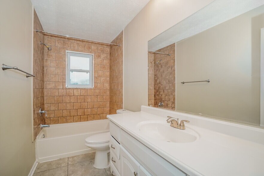 Building Photo - 999 Matterhorn Dr