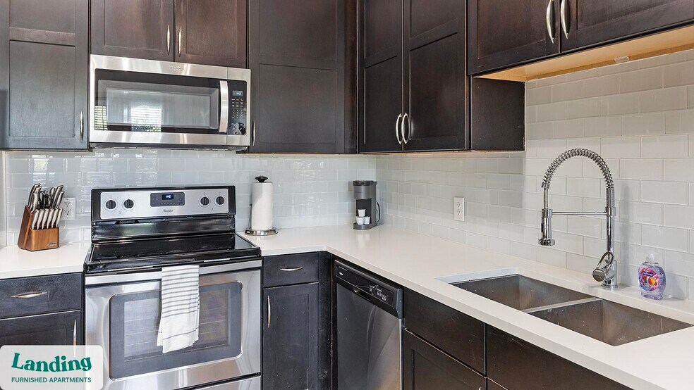 Building Photo - 5005 Galleria Dr