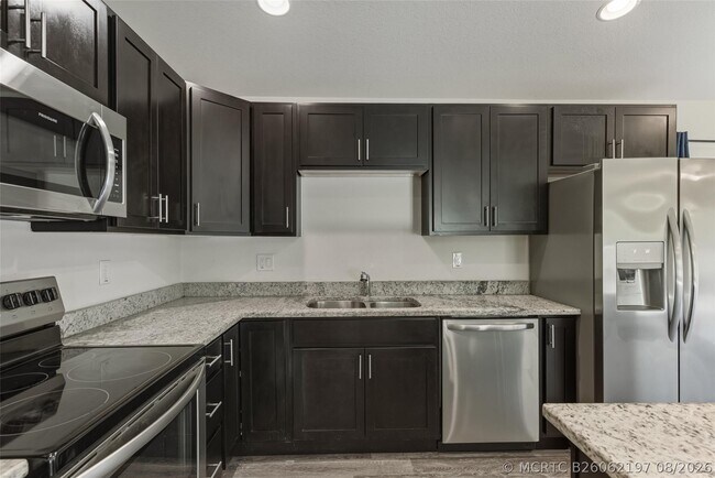 Building Photo - 8007 Royal Ct