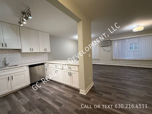 Building Photo - 800 Graceland Ave