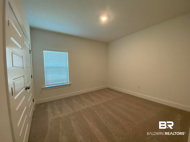 Building Photo - 510 Hardwood Ave