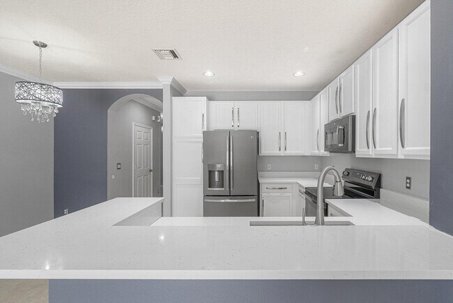 Building Photo - 8080 Briantea Dr