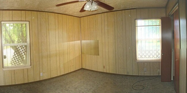 Building Photo - 2320 Zephyr Rd