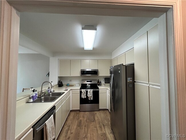 Building Photo - 7551 Beauchamp Ct
