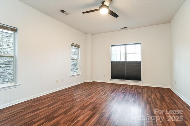 Building Photo - 1212 Duncan Gardens Dr