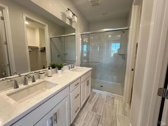 Building Photo - 312 Pear Tree Ter