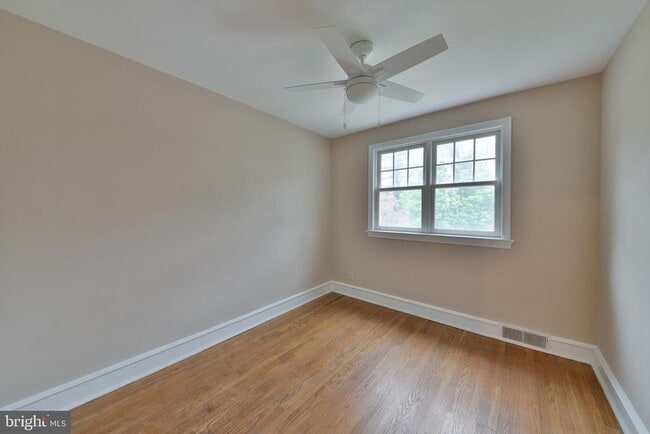 Building Photo - 27 Bysher Ave