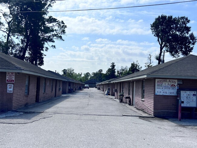 Building Photo - 1825 W Little York Rd