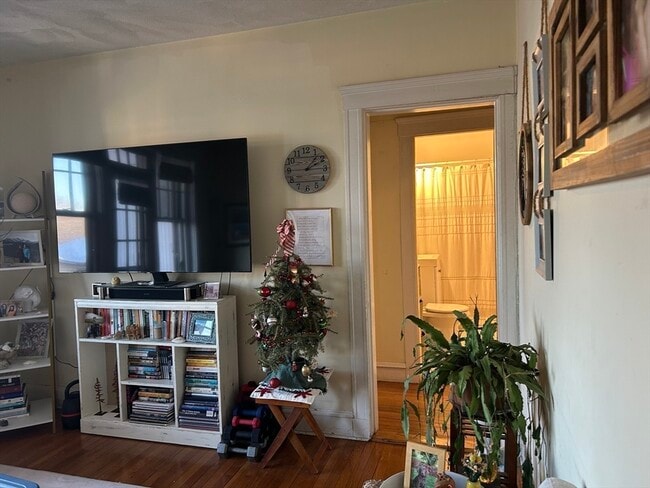 Building Photo - 2039 Commonwealth Ave