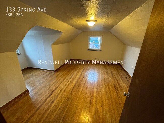 Building Photo - 133 Spring Ave